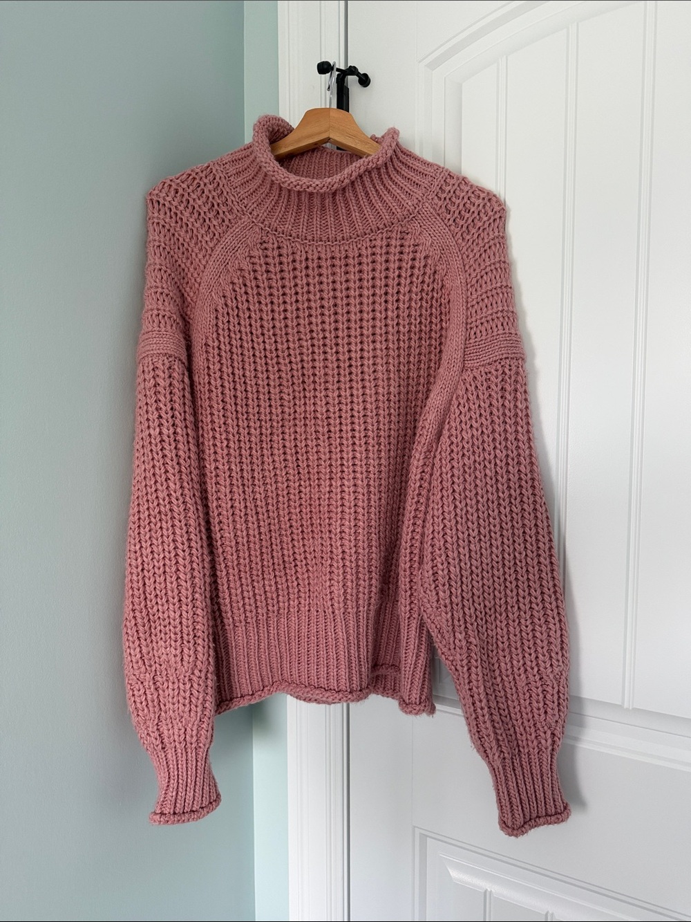 ESQUALO Chunky Knit Turtleneck Sweater in Mauve Pink